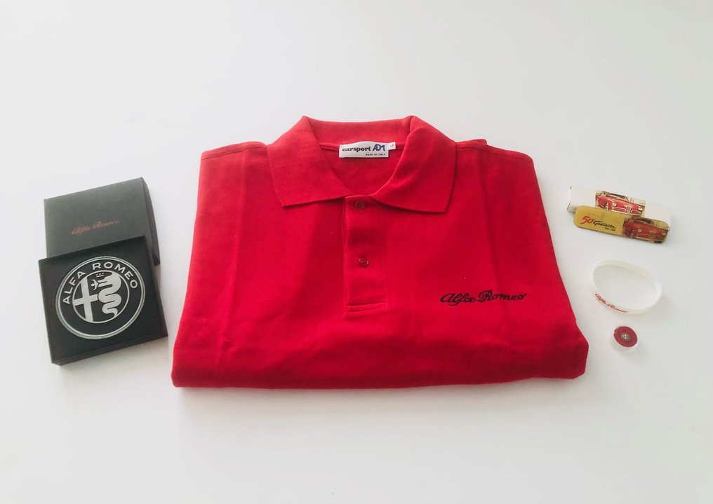 Poloskjorte, papirvekt, brosje, magnetisk plate, armbånd. - Alfa Romeo #1.3