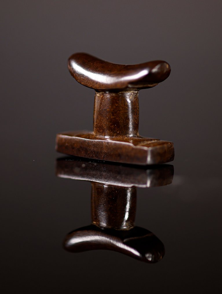 Oud-Egyptisch hematiet hoofdsteunamulet - 1.4 cm #1.2