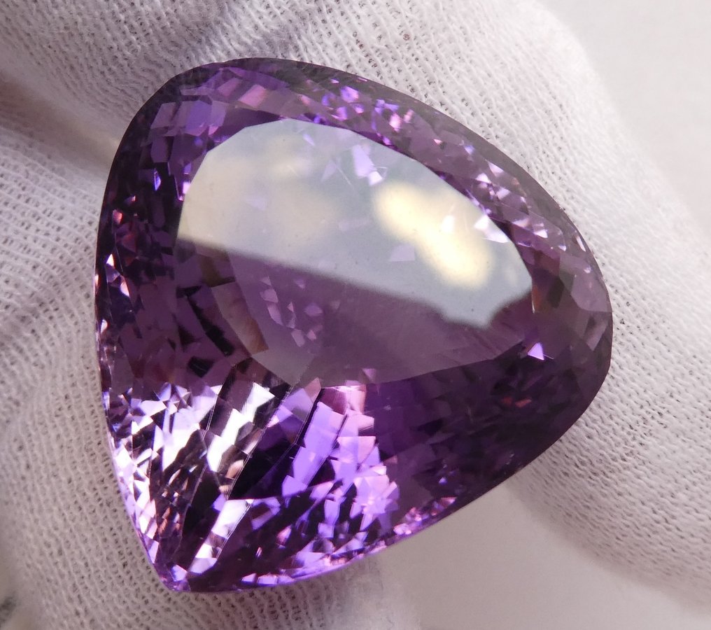 紫水晶  - 61.23 ct - 西班牙宝石学院（IGE） #1.0