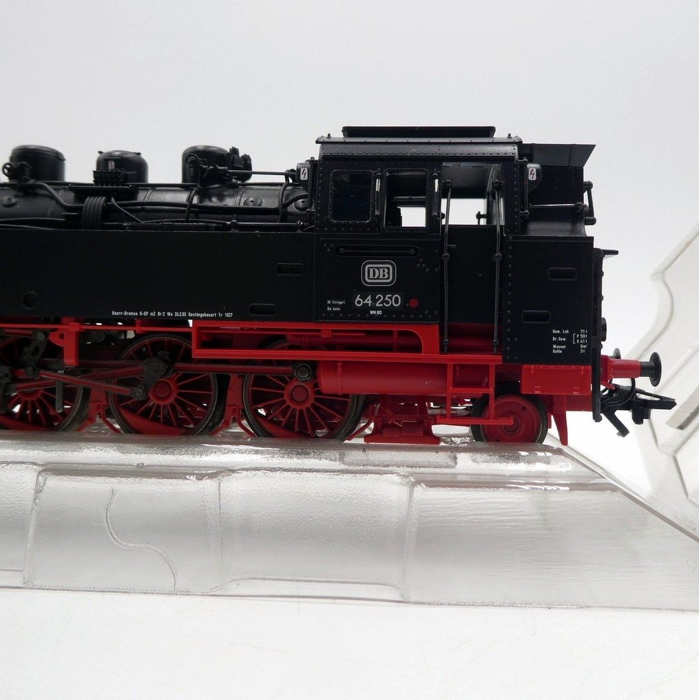 Trix H0 - 22242 - Locomotiva a vapore (1) - BR 64 2-6-2T, Epoca III - DB #2.1