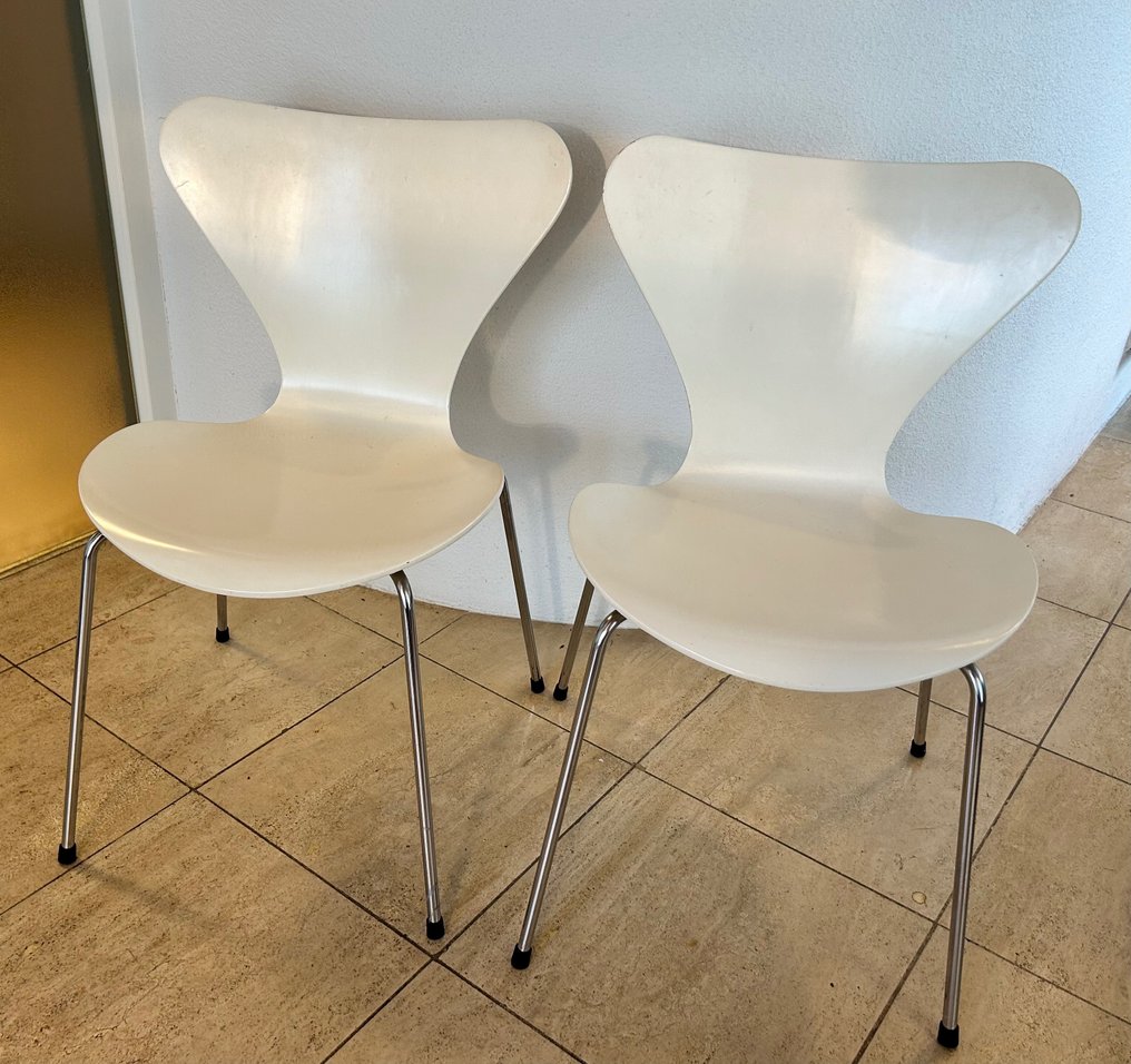 Fritz Hansen - Arne Jacobsen - Stol (2) - Sommerfugl stol (3107) - Metall, Tre #1.1