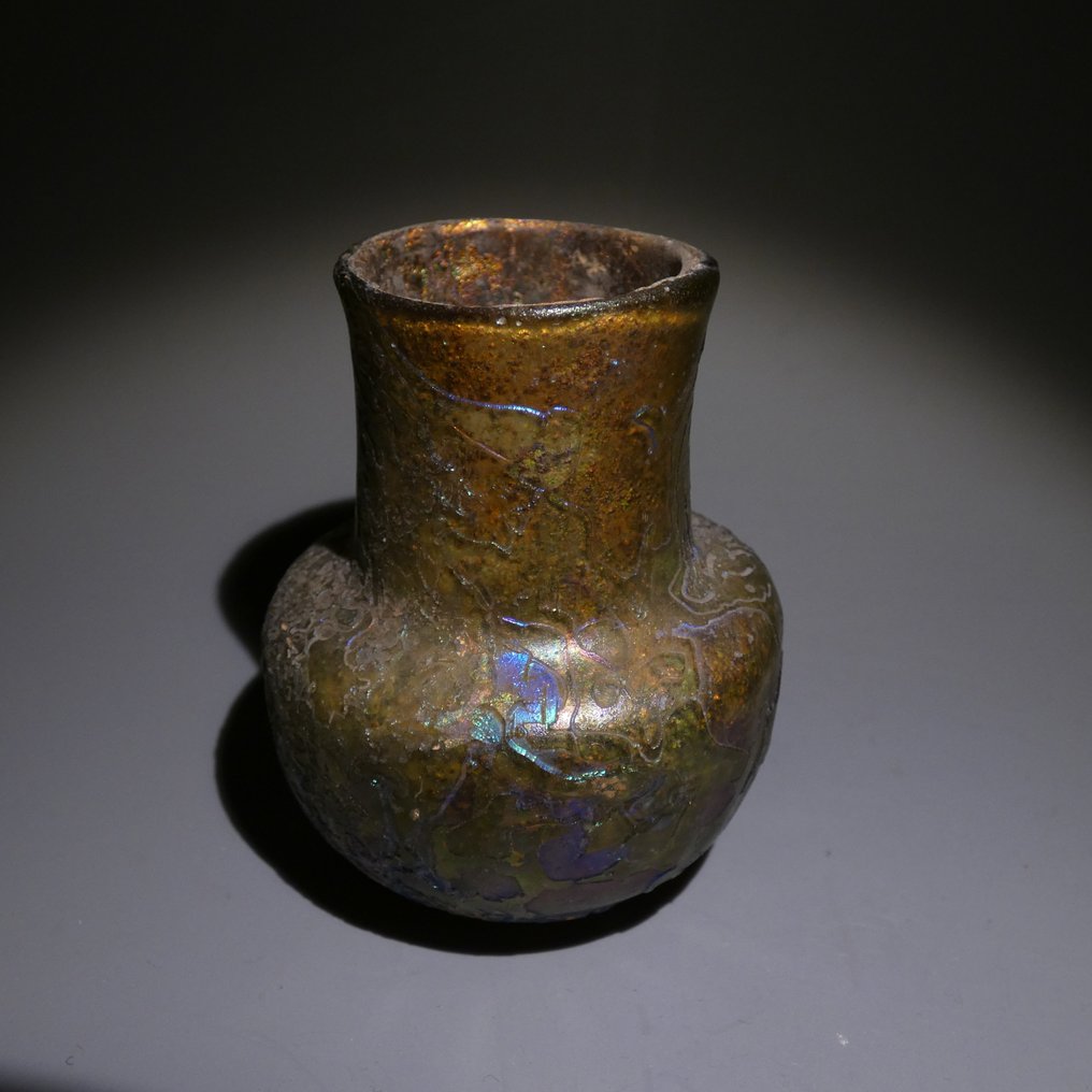 Epoca Romanilor Sticlă Borcan de culoare frumoasă. 6,2 cm H. Secolele I - II d.Hr #1.2