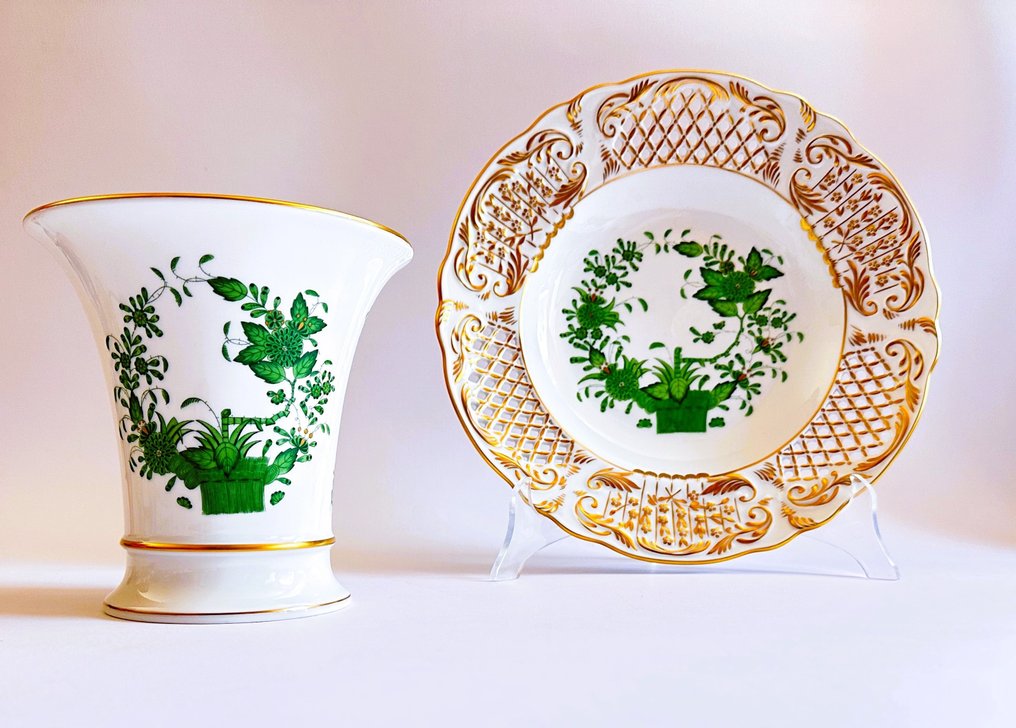 中央裝飾品 (2) - 大型鏤空 Herend 裝飾碗和裝飾有綠色印度籃子的較大花瓶  - 瓷器 #3.2