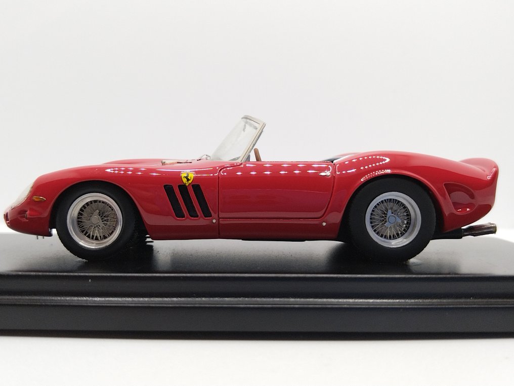 Ilario 1:43 - Coche deportivo a escala - Ferrari 250 GTO Spyder 1962 #2.1