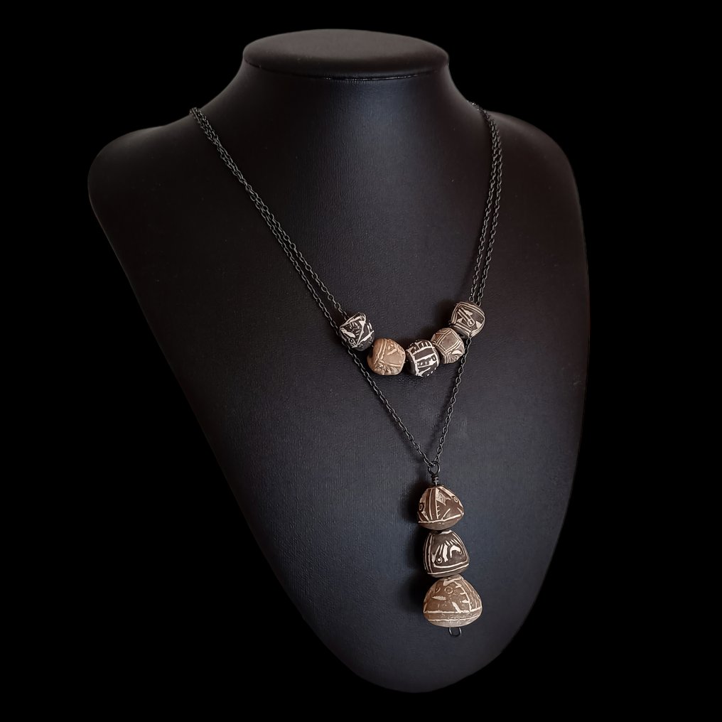 Precolumbiansk Manteño-kultur Vackra zoomorfiska keramiska pärlor på silverhalsband #2.1