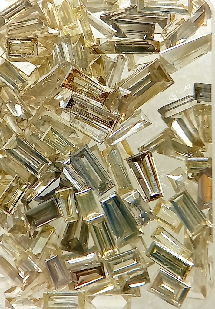 134 pcs Diamond  (Natural coloured)  - 4.83 ct - Fancy deep, Light Greyish Mixed brown, Mixed yellow - SI2, VS1 - Antwerp Laboratory for Gemstone Testing (ALGT) #2.2