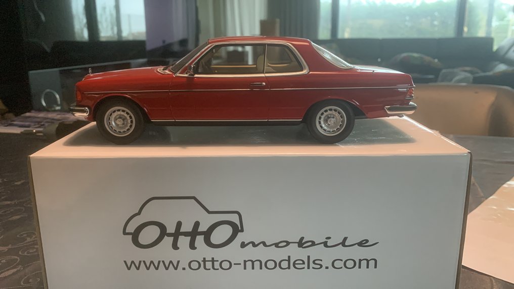 Otto Mobile 1:18 - Pienoismalliauto - Mercedes-Benz 280 CE #1.1