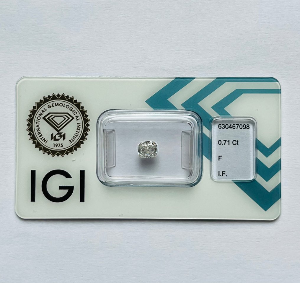 1 pcs Diamant  (Natuurlijk)  - 0.71 ct - Cushion - F - IF - International Gemological Institute (IGI) #1.1