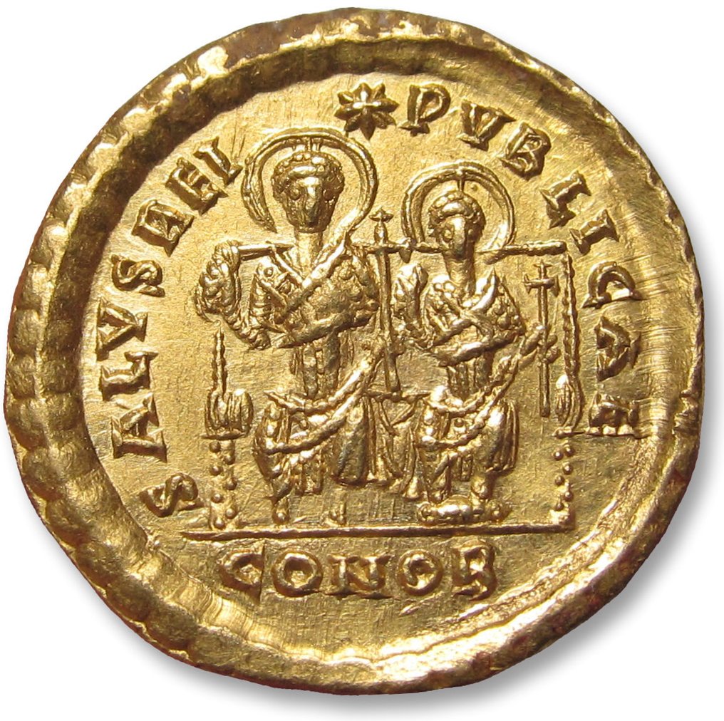Impreiu Roman. Teodosie al II-lea (AD 402-450). Solidus Constantinople mint circa 425-430 A.D. - sharp strike for the type, lightly toned - #1.1