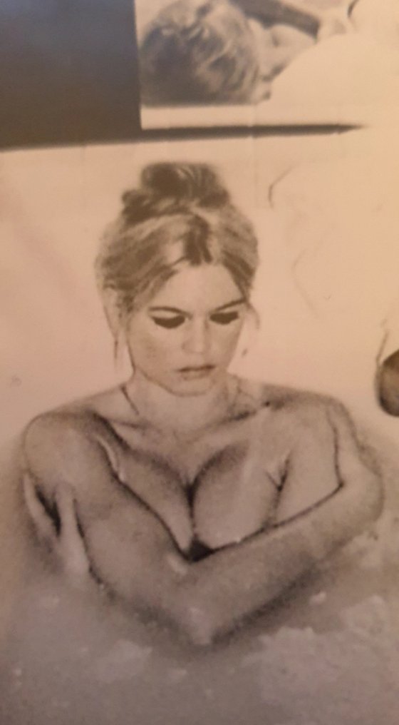 Brigitte Bardot, rare photo - signed by director Sergio Bourguigmon - "Two weeks in September" 1967 #1.2