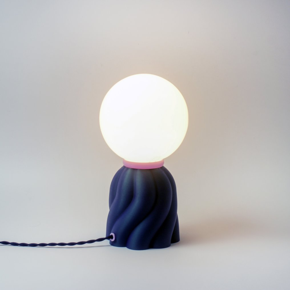 Clémence Germain - Asztali lámpa - Romie S 3D - Opálos üveg #1.2