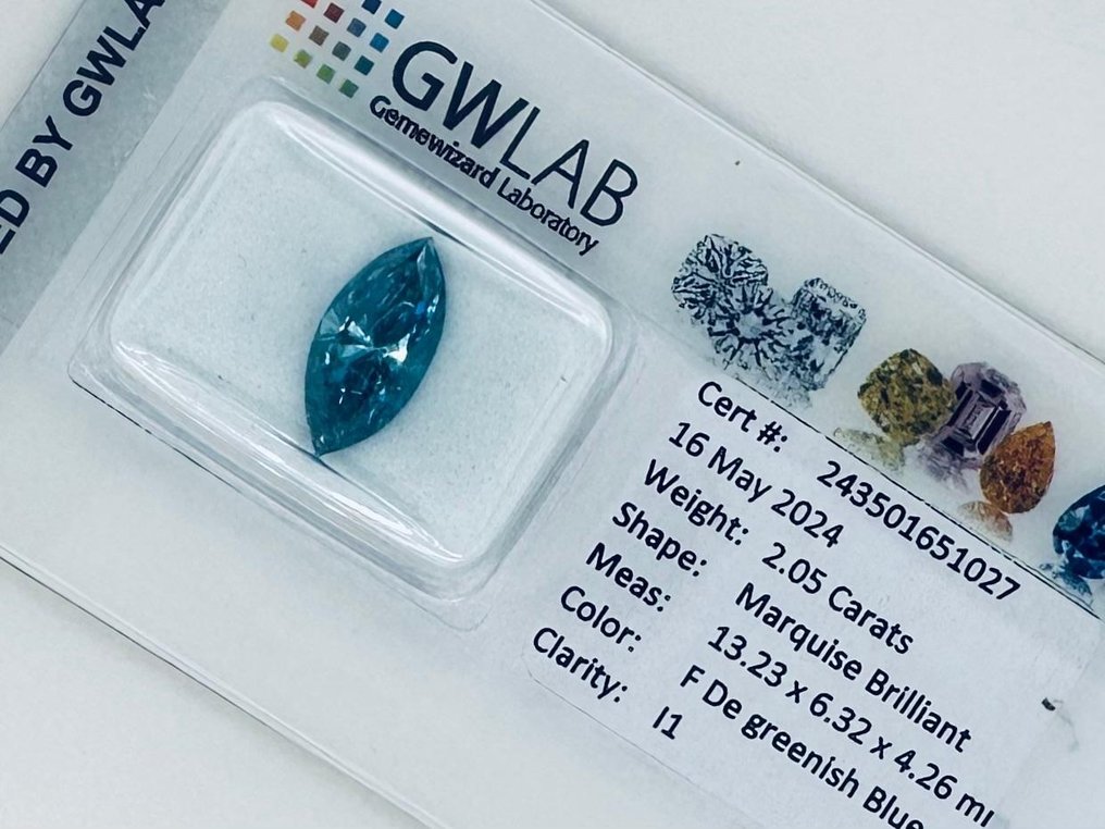 1 pcs Diamante  (Con trattamento colore)  - 2.05 ct - Marquise - Fancy deep Blu, Verdastro - I1 - Gemewizard Gemological Laboratory (GWLab) #2.1