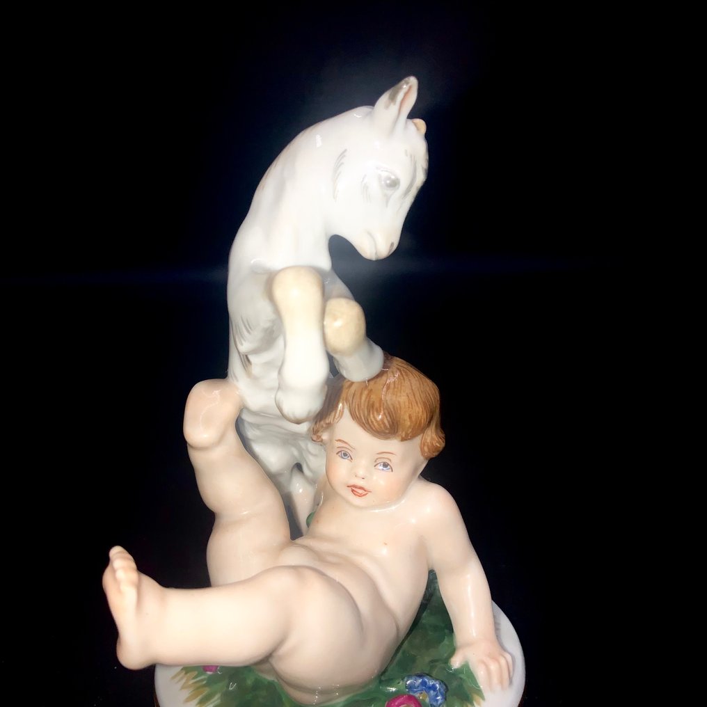 Prof. Albin Döbrich - Augarten Wien - "Putto with Kid" - ca 1950 - Statuetta - Porcellana #2.1