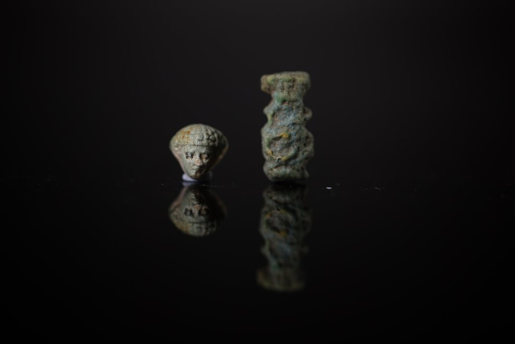 古埃及 Faience 埃及男头和贝斯神的护身符 - 1.1 cm #2.2