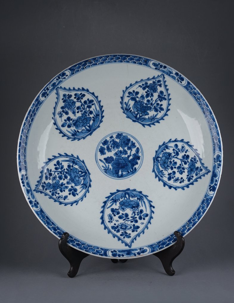 Large Kangxi Buddhist Floral Charger -  ca. 1700 - Plate - Porcelain - 35,0 Centimeter - Marked! #2.1