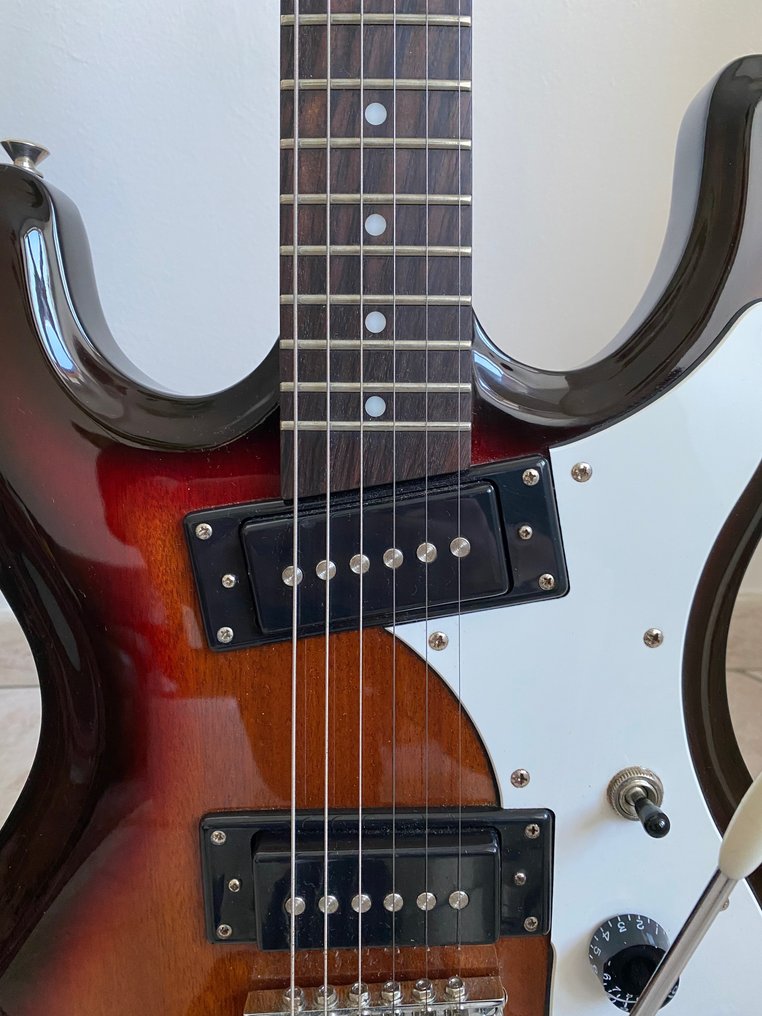 Eastwood - Hi-Flyer Phase 4 DLX Sunburst -  - Elektrisk gitar #2.1