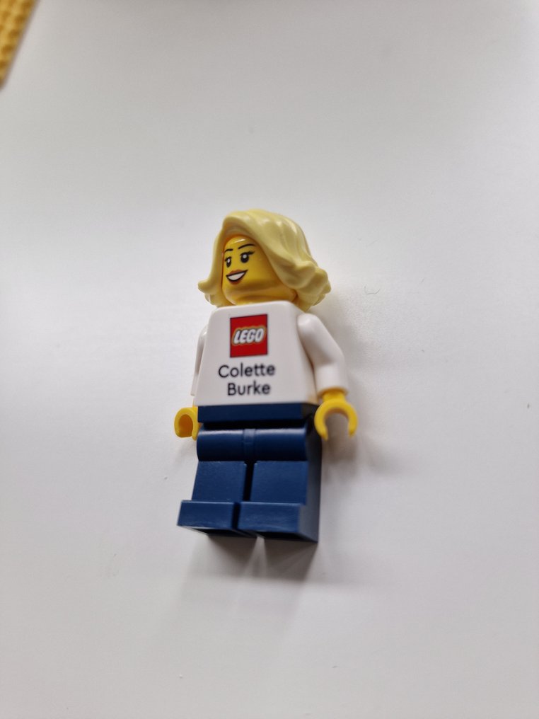 Lego - COO MiniFig - Rare! #2.1