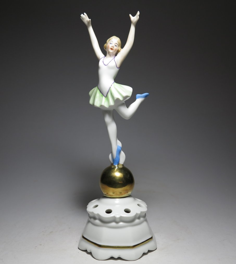 Neue Porzellanfabrik Tettau - Sculpture, Art Deco Dancer - 24 cm - Porcelain - 1930 #1.1