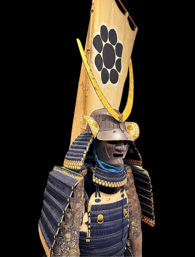令人印象深刻的日本武士战甲 Mogami Dou Gusoku 来自 Hosokawa 氏族约 1700 年 - 布料、铁、皮革。 - Mito ju Yoshinobu - 日本 - 1700左右 #1.1