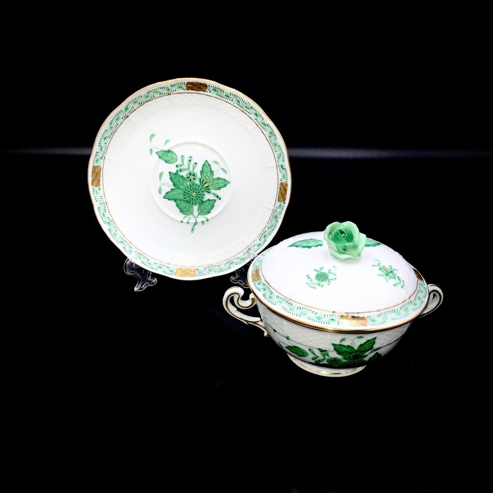 Herend - Soup Cup with Rose Knob Lid and Saucer - "Chinese Apponyi Green" - Suppeskål - Håndmalet porcelæn #2.1