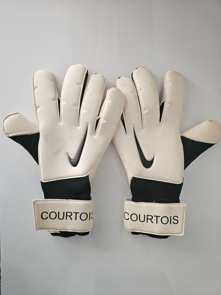 Real Madrid - Thibaut Courtois - Kapus kesztyű #1.1