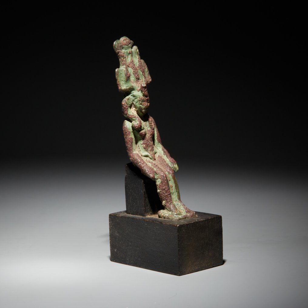 Antigo Egito, Pré-dinástico Bronze Harpócrates. Período Tardio, 664 - 332 AC. 8,2 cm de altura. #1.2