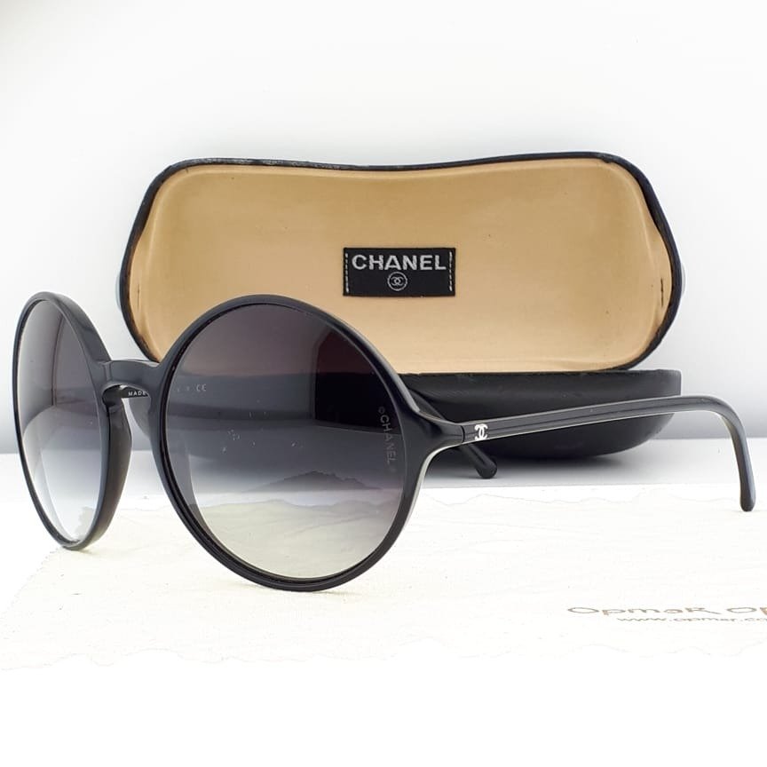 Chanel - Round Black with Silver Tone Metal Chanel Logo Temple Details - Zonnebril #1.1