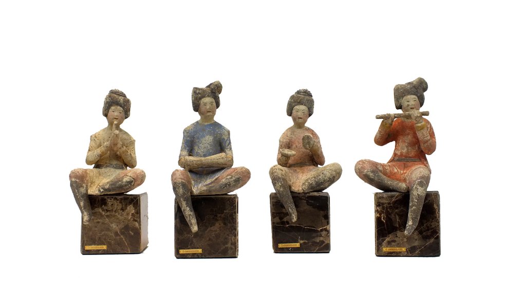 Terrakotta Sarja neljästä maalattua keramiikkahahmoa naismuusikoista, TL-testi, Tang-dynastia - 22 cm #1.1