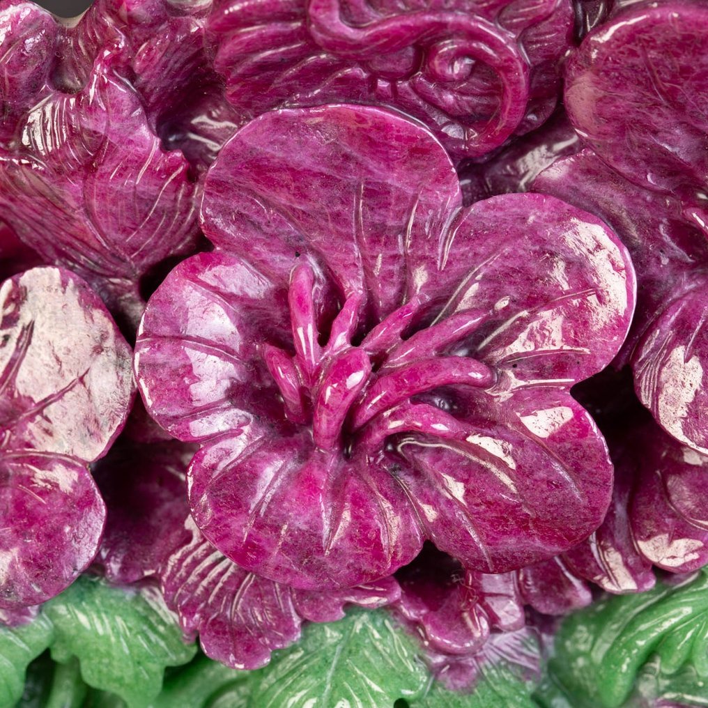 Χειροποίητο σκαλιστό λουλούδι Πολύ Μεγάλο - Φυσικό Ρουμπί σε Ζοϊσίτη - Ύψος: 160 mm - Πλάτος: 150 mm- 1376 g #3.2