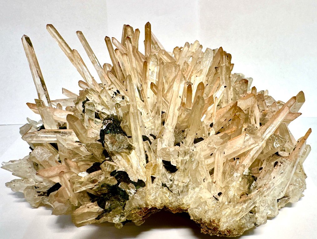 赤铁矿上的类血石英 水晶群 - 高度: 18 cm - 宽度: 16 cm- 1555 g #1.1
