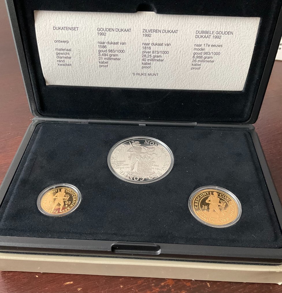 Niederlande. Zilveren, Gouden Dukaat 1992 Muntenset uitgegeven door 'S Rijks Munt bestaande uit 3 munten #1.1