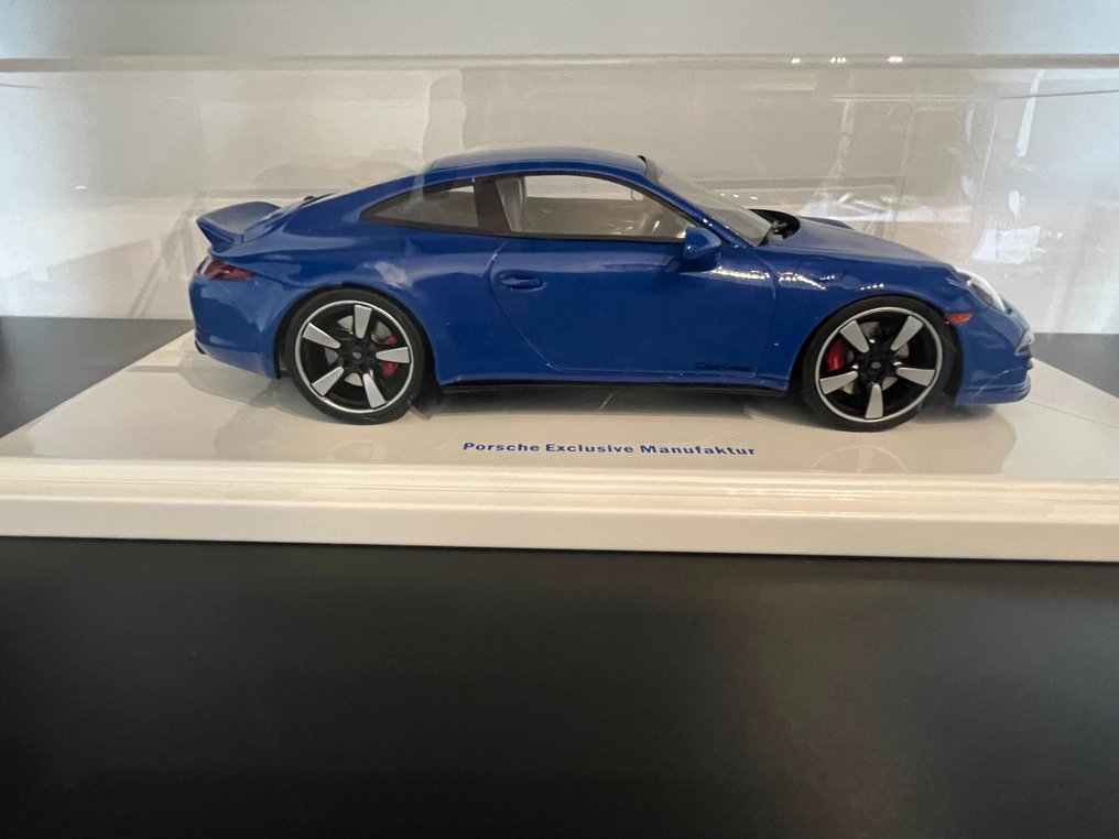 Spark 1:18 - 模型運動車 -Porsche 911 GTS Club Coupe #3.2