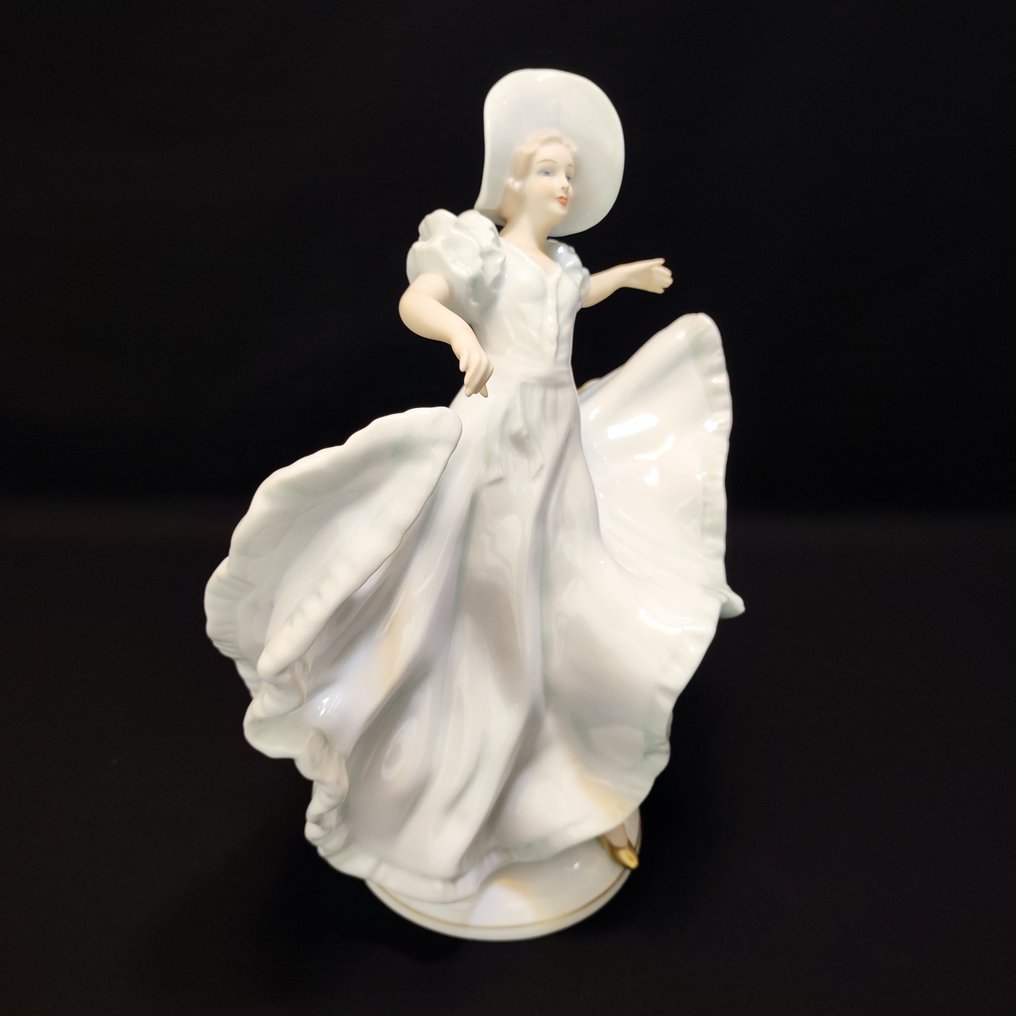 Wallendorf - Kurt Steiner - Figurita - "Donauwellen" fröhliche junge Dame schwungvollen Schrittes/Tänzerin Modell 1940, 26,5 cm - Porcelana #1.2