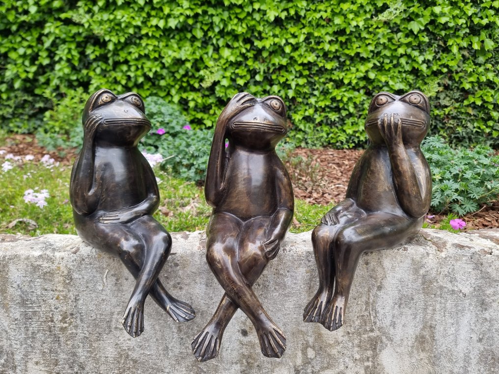 Figurine - A set of 3 jolly frogs (3) - Bronze #2.2