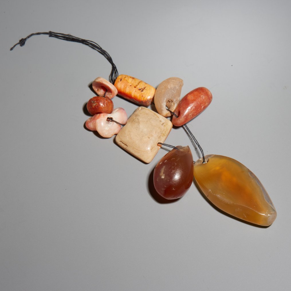 Mixteca, Mexikó Jade Medál. 800-1200 i.sz. 12 cm. Spanyol behozatali engedély. Volt. Új Trieri Múzeum 1944. #2.1