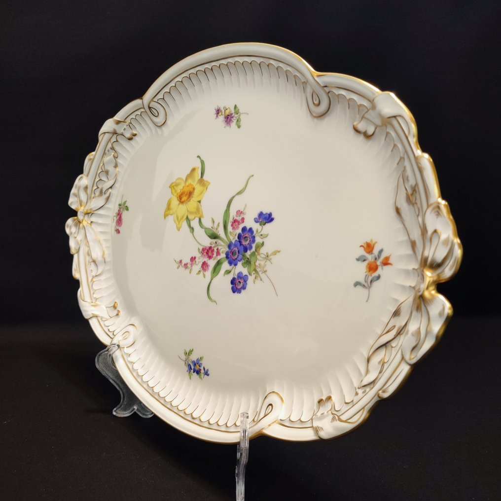 Meissen - Πιάτο - Servierplatte/"Schleifentablett" 40 cm Blumenmalerei mit Streublümchen, Reliefrand, Goldstaffage - Πορσελάνη #2.1