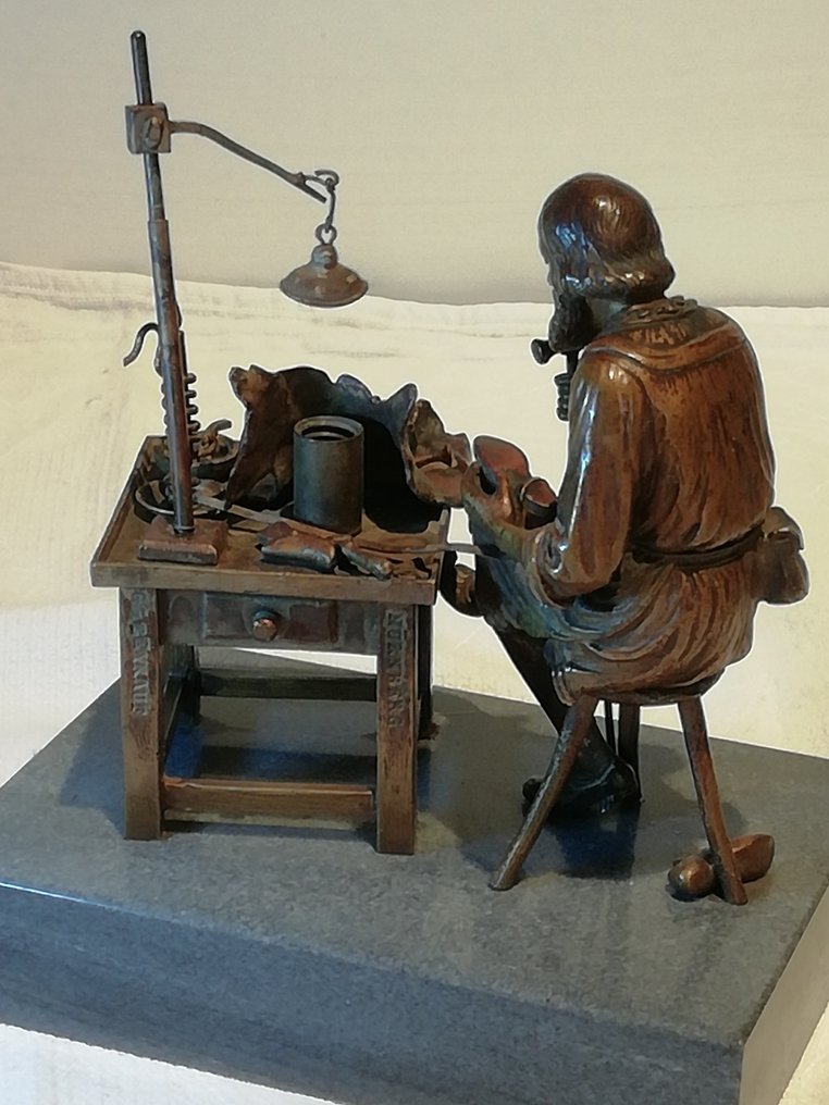 GG Leykauf, Nuremberg - Szobor, Figurine, fabricant de chaussures - 15.5 cm - Bronz, Márvány #1.2