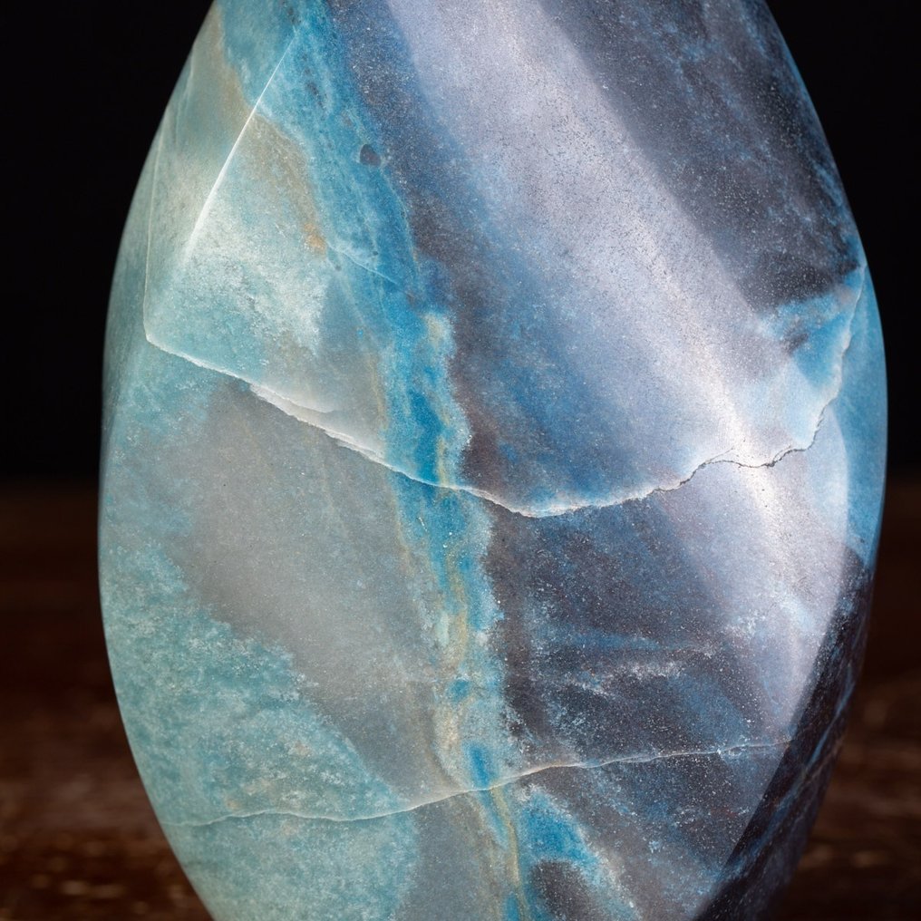 Llama tallada en Trolleita Azul. - Altura: 232 mm - Ancho: 130 mm- 3565 g #1.2