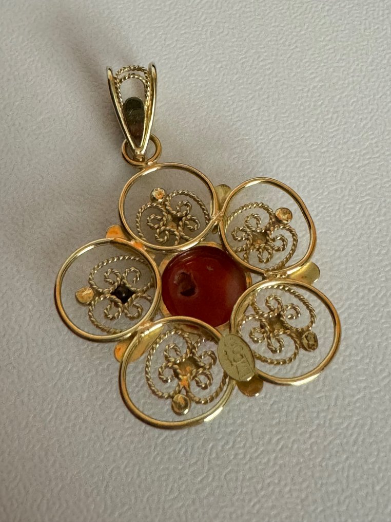 Pendant - 18 kt. Yellow gold Coral #1.2