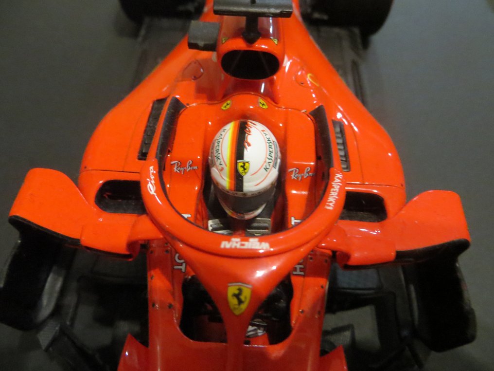 BBR 1:18 - Modellbil - Ferrari SF-71 2018 - Sebastian Vettel #3.1