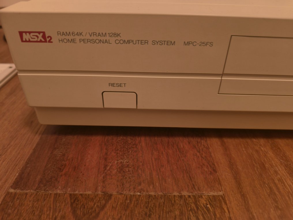 Sanyo MPC-25FS MSX2 (a.k.a. Wavy25) - Sæt med videospilkonsol + spil #3.1