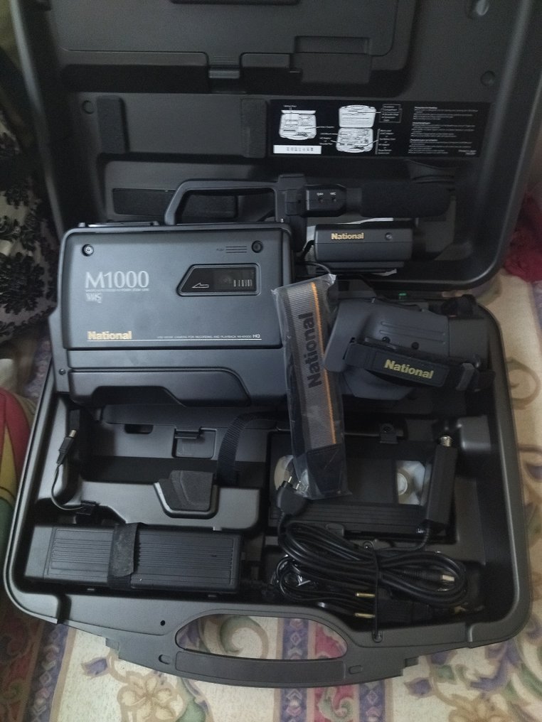National M100 Cameră video / recorder Mini S-VHS-C #2.1