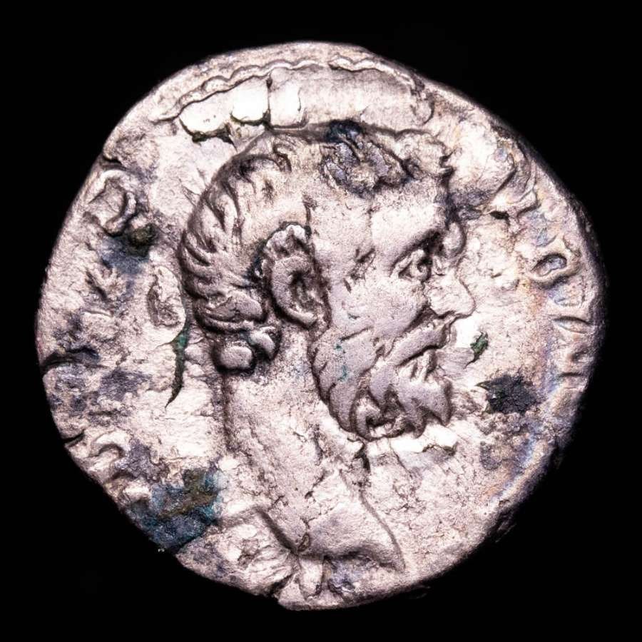 Romeinse Rijk. Clodius Albinus (195-197 n.Chr.). Denarius Minted in Rome, AD 193-195.  ROMAE AETERNAE  (Zonder Minimumprijs) #1.1
