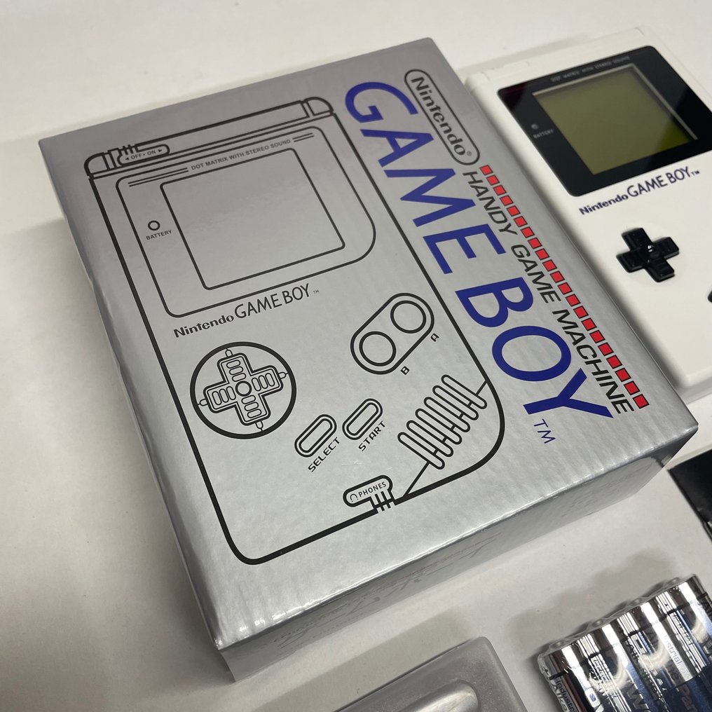 Nintendo - Gameboy Classic - Refurbished "Play it Loud - White" with Tetris and Batteries - Videospilkonsol - Med reproboks #2.1