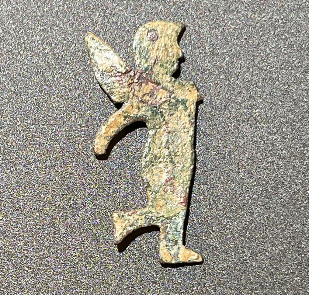 Bizánci Bronz Szárnyas angyal keresztény figurája jobbra haladva. Osztrák kiviteli engedéllyel. #1.1