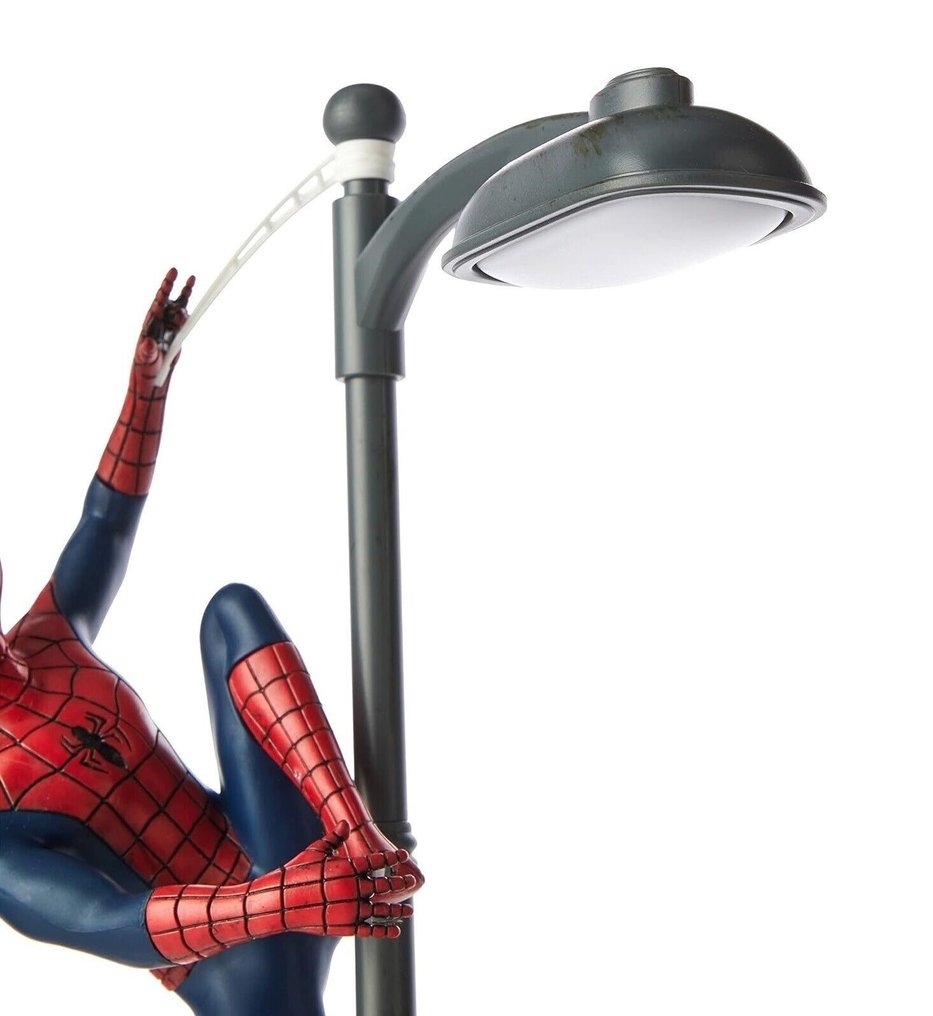 Spider-Man Statue - Marvel - Spider-Man clinging to a street lamp - 2020 #2.1