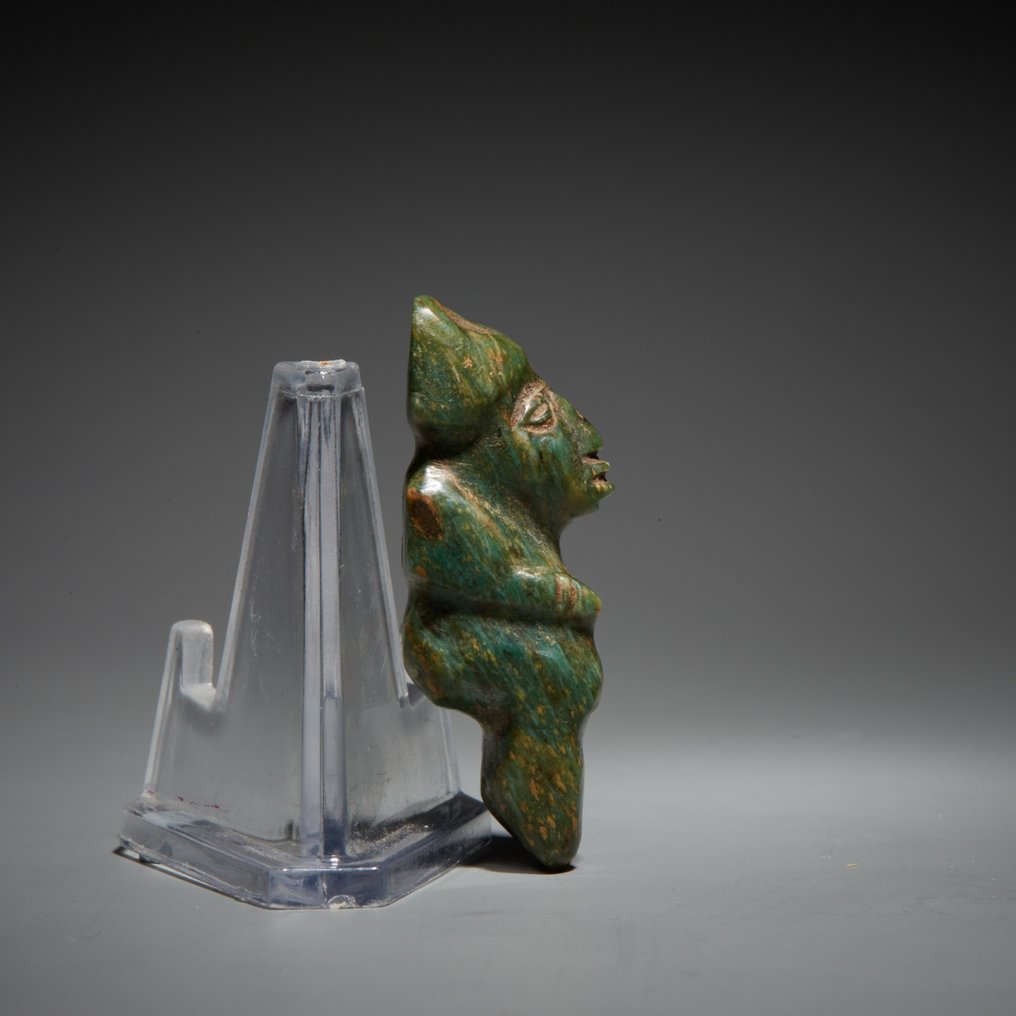 Mixteca，墨西哥 石头 吊坠人像。公元12至15世纪。高4.2厘米。西班牙进口许可证 #3.2