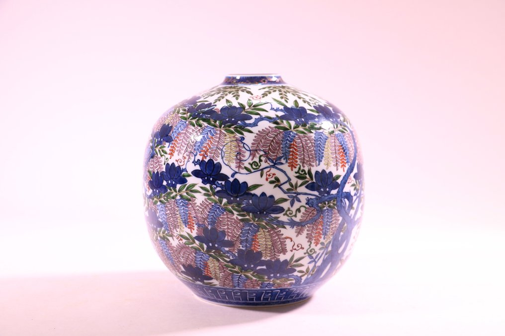 Frumoasa vaza din portelan Arita - Porțelan - Murakami Genki 村上玄輝 (-2009) - Japonia - A doua jumătate a secolului XX #2.1