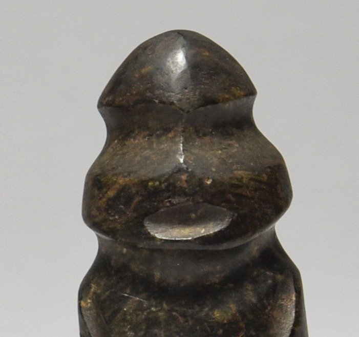 Mezcala, Estado de Guerrero, Mexikó Kő Antropomorf bálvány. Kr.e. 300-100. 6,4 cm magas. Spanyol behozatali engedély. #1.2