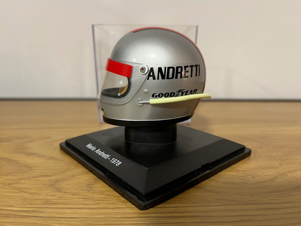 Spark 1:5 - Αγωνιστικό αυτοκίνητο μοντελισμού  (2) - Mario Andretti 1988 - Peter Revson 1973 - Πακέτο κράνων οδηγών F1 ΗΠΑ #4.3